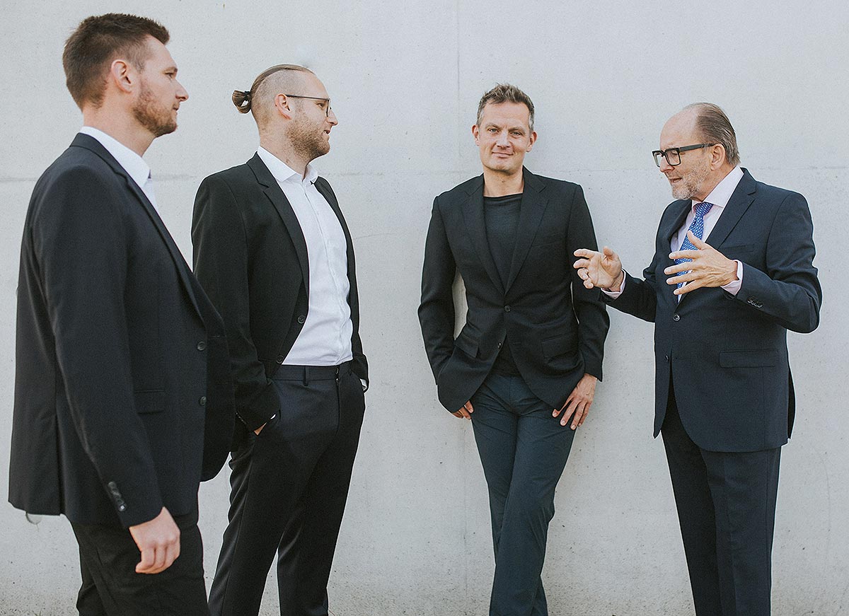 Von links nach rechts: Patrick Walter, Michael Aigner, Moritz Hau und Partner Emeritus & Senior Advisor Wolfgang Branoner
